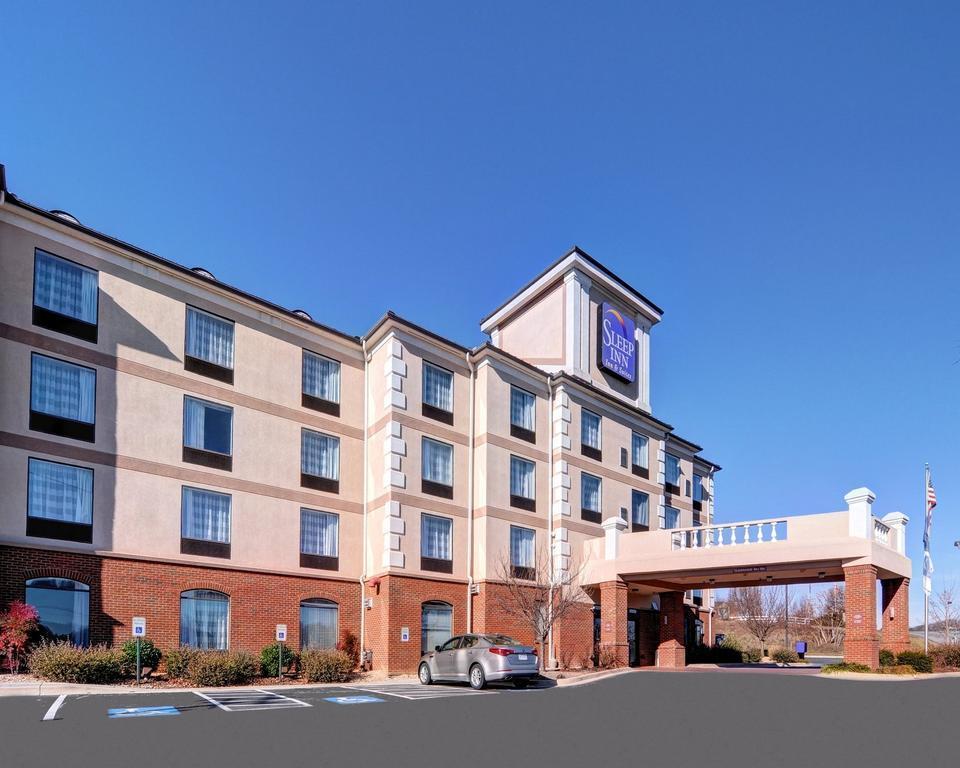 Sleep Inn & Suites Virginia Horse Center Lexington Exterior photo